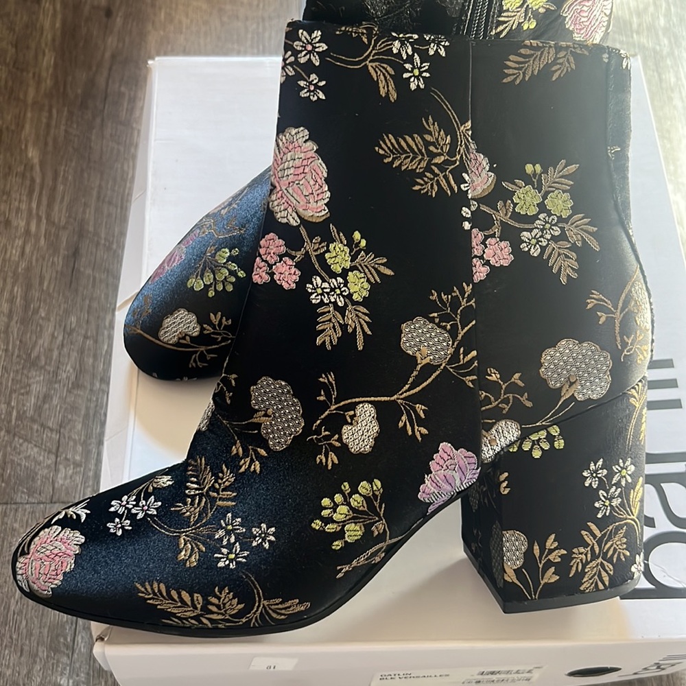 Bar III Gatlin Boots